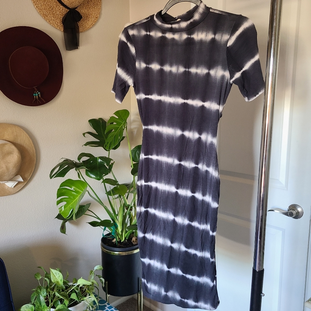 Size S Tie-Dye Bodycon Dress